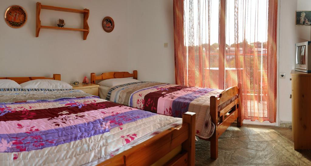 Aris Pension Agia Paraskevi  Exterior foto