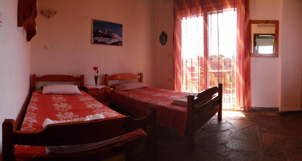 Aris Pension Agia Paraskevi  Habitación foto
